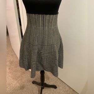 Max Studio M/L black,  beige  & white skirt- never worn just sat in closet